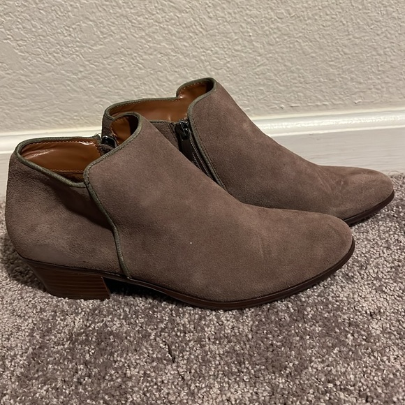 Crown Vintage Ankle Boots - Picture 2 of 3